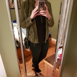 Meet your Posher, Elyse